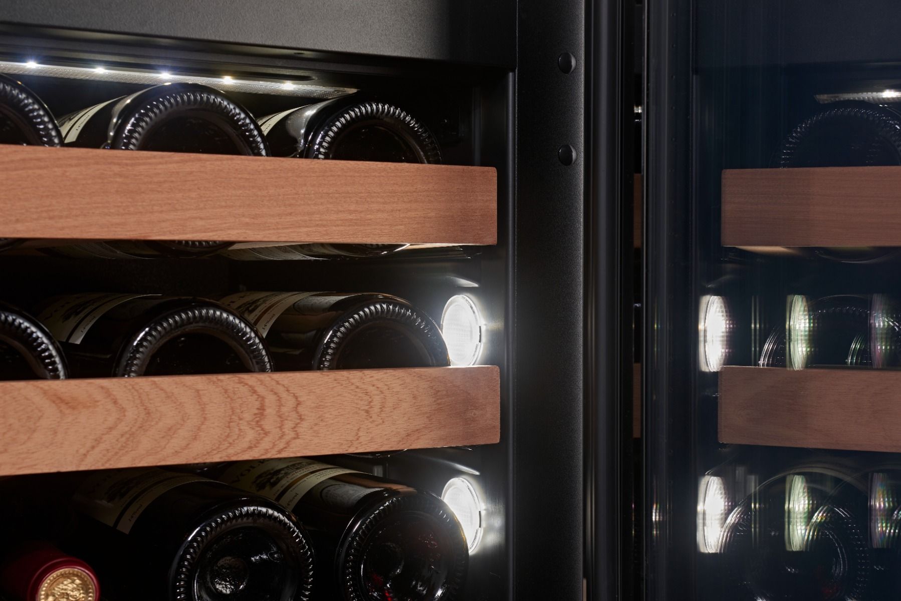 Swisscave Dual Zone Wine Cooler Touch to Open 26 bottle WIB-60DFT